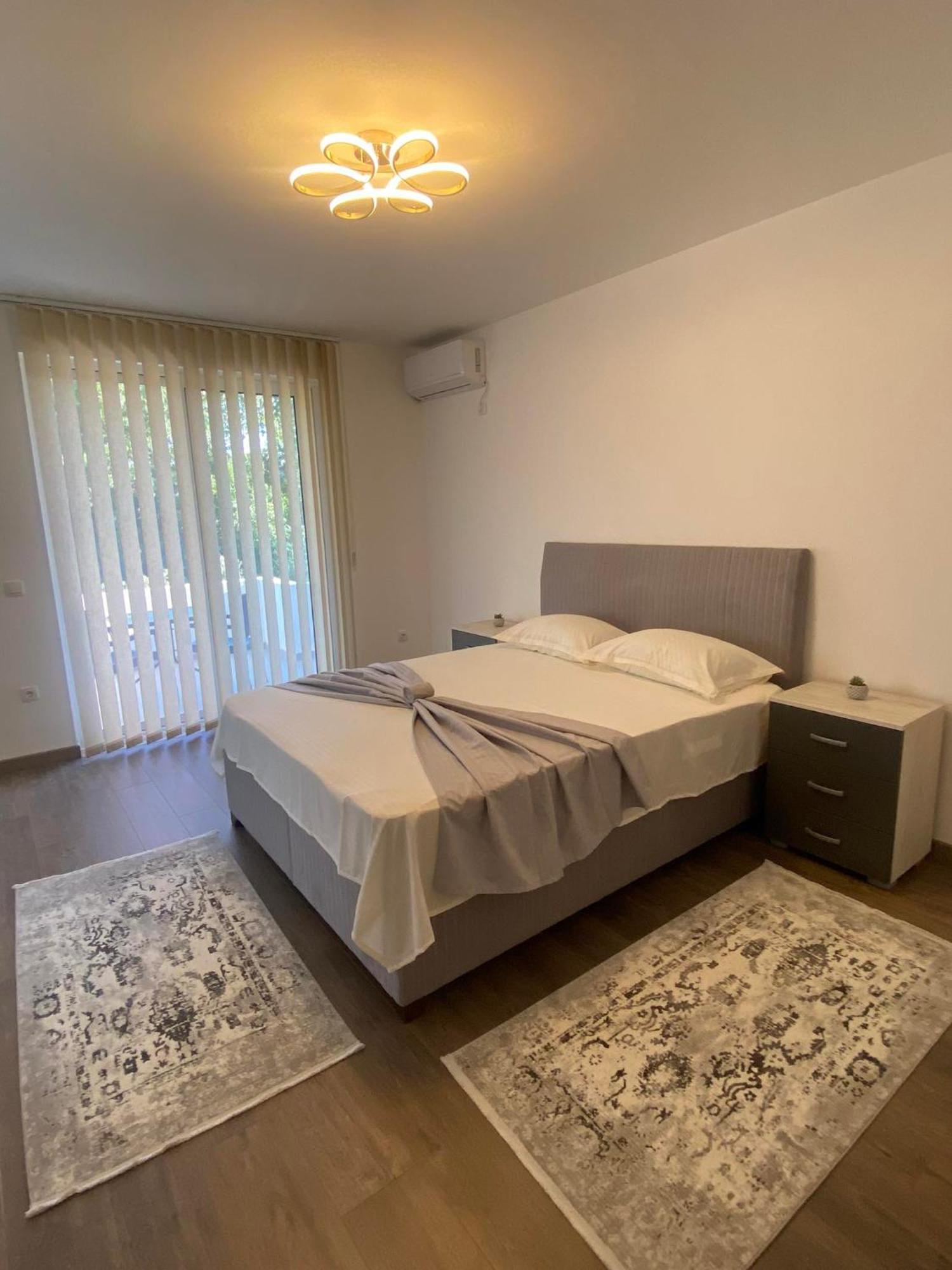 Отель Casa Gazi Улцинь Экстерьер фото
